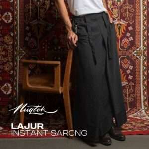 NUQTOH x ABYAD | LAJUR Sarong | Modern Directional Pinstripe Sarong | Sarung Instant Pria Modern Motif Garis dengan Potongan Panel Berarah