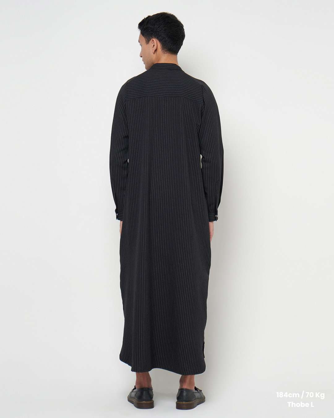 NUQTOH x ABYAD | RAZIN Thobe | Gamis Pria Premium Pinstripe Half Zip dengan Easy Wudhu System - Image 7